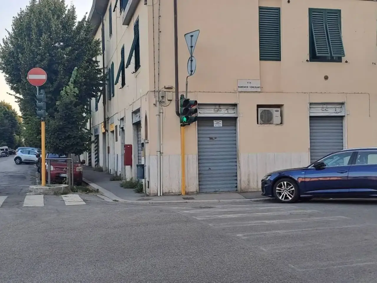Esercizio commerciale in Via Domenico Veneziano 1 Firenze, Firenze, {3} - Foto 1