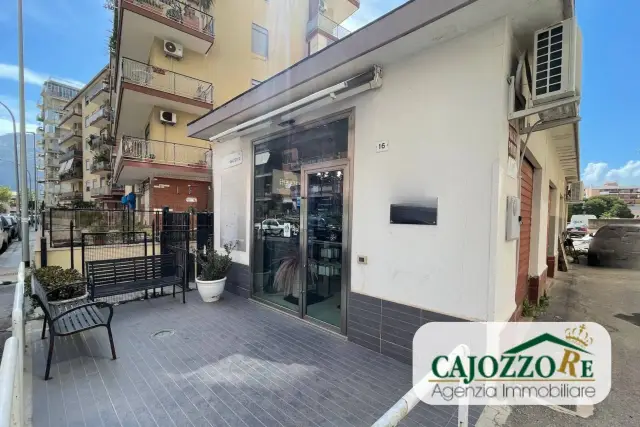 Negozio in Via Svizzera 16, Palermo - Foto 1