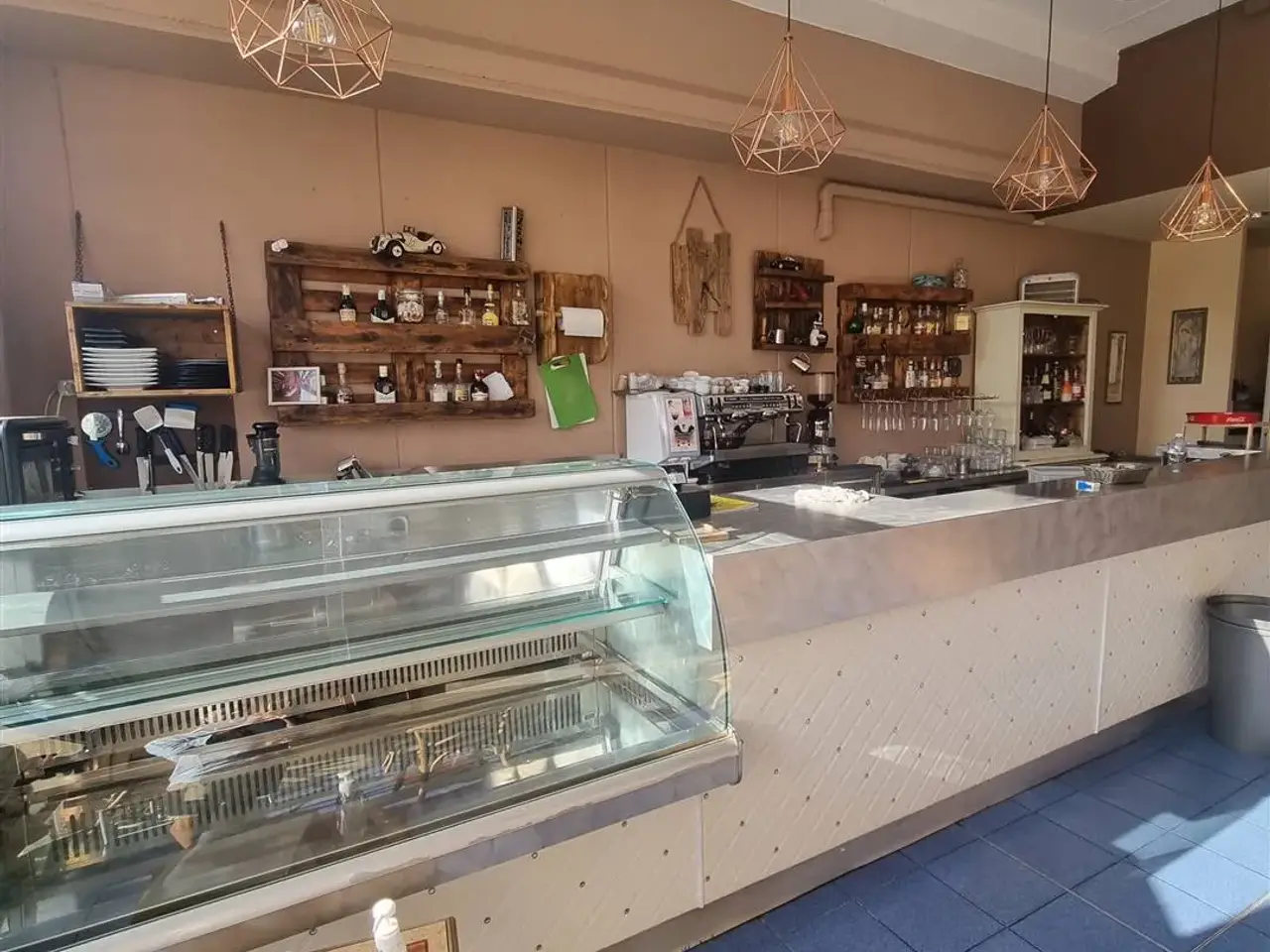 Esercizio commerciale in , Livorno, {3} - Foto 1