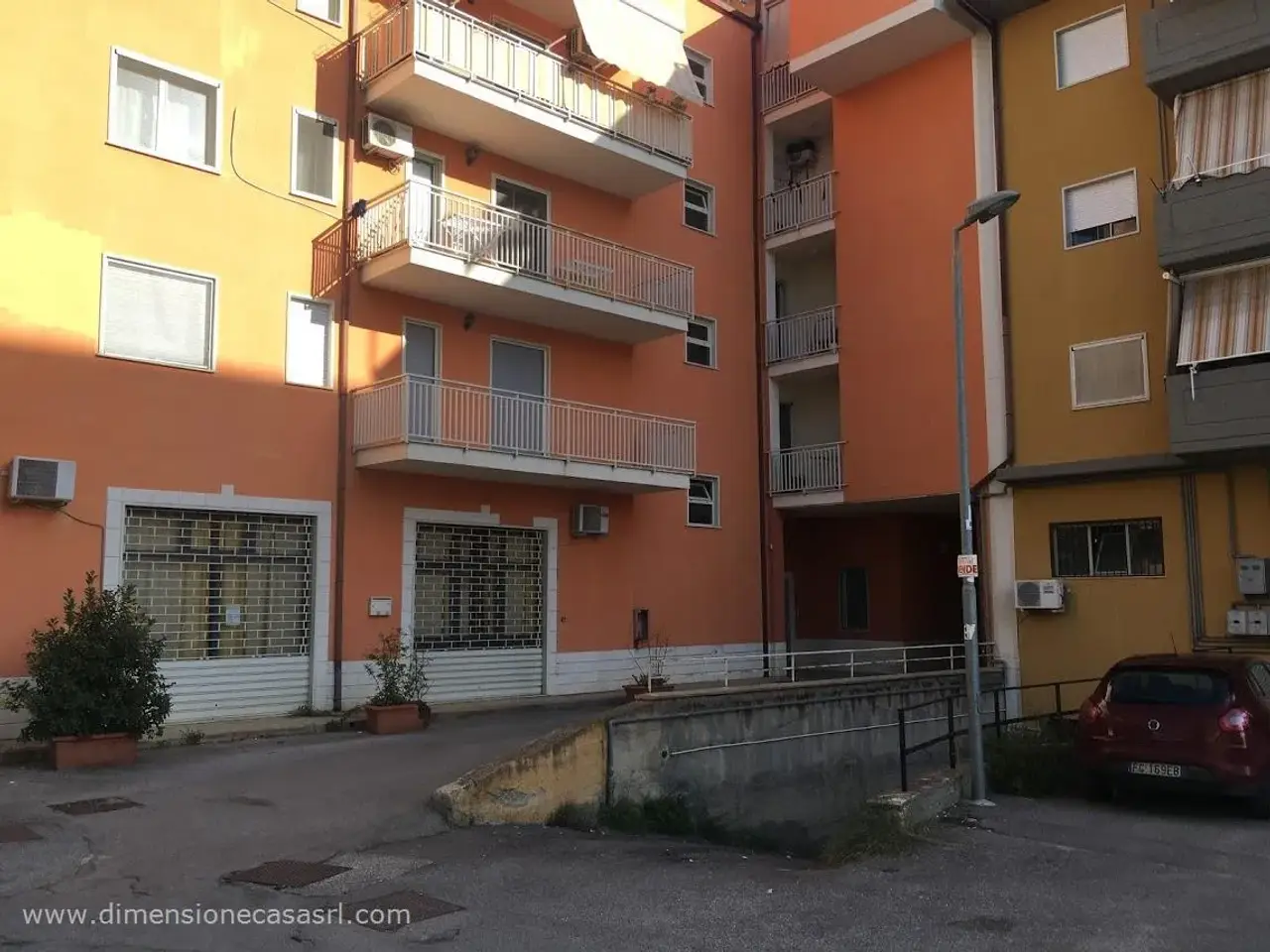 Locale commerciale in Via Cimabue 2, Caltanissetta, {3} - Foto 2