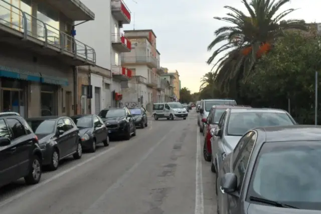 Shop in Viale Colombo, San Benedetto del Tronto - Photo 1