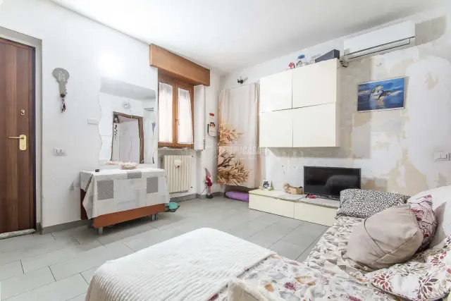 3-room flat in Via Bergamo 18/Cascina, Saronno - Photo 1