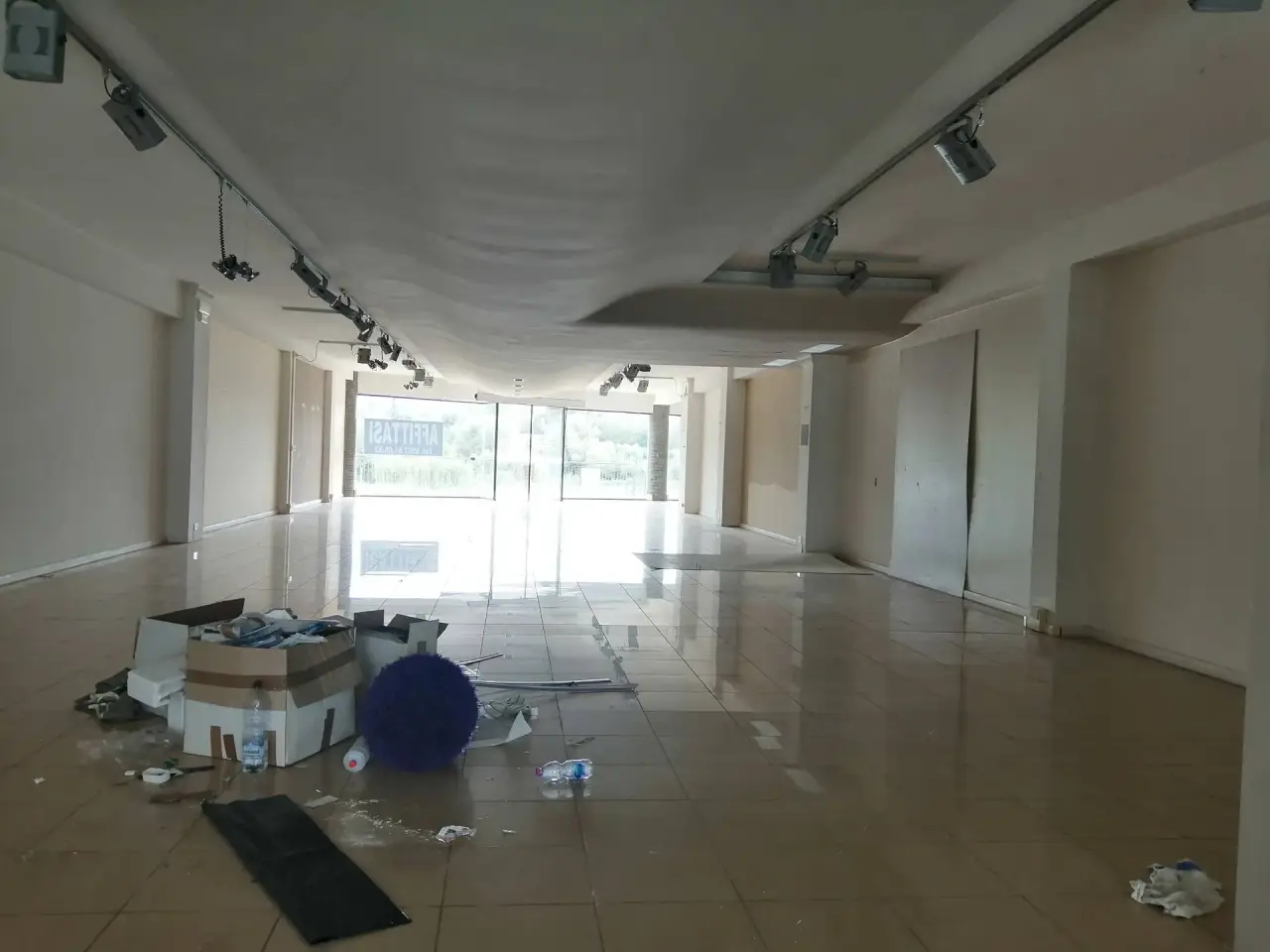 Esercizio commerciale in Via Livornese Est, Casciana Terme Lari, {3} - Foto 2