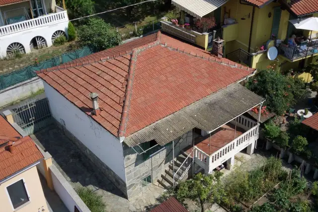 Detached house in Via Franco Trombotto 31, Pinerolo - Photo 1