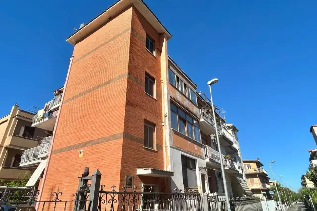 2-room flat in Via Antonio Olearo 12, Ciampino - Photo 1