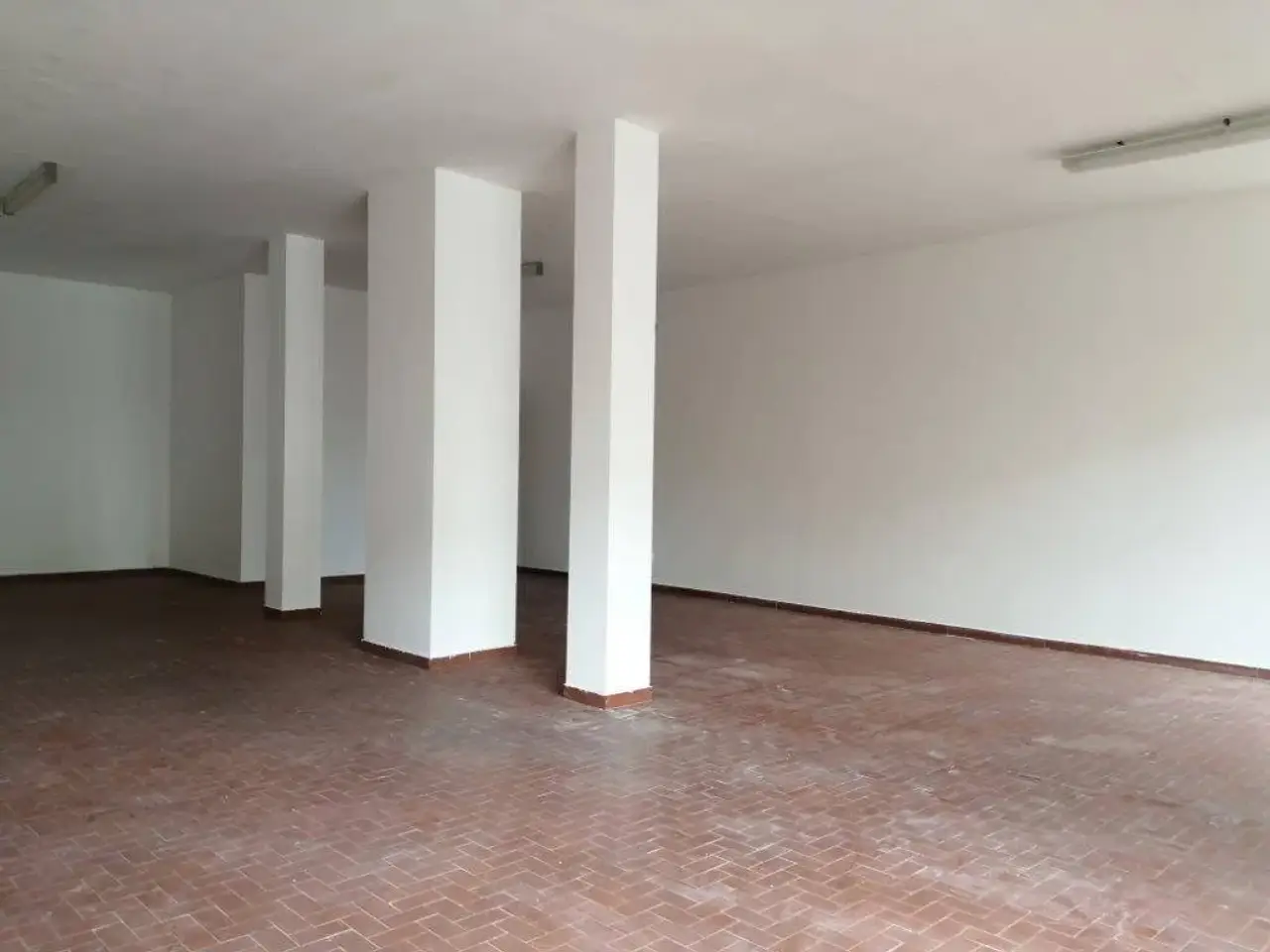 Esercizio commerciale in Via Chiavaccini, Ponsacco, {3} - Foto 2