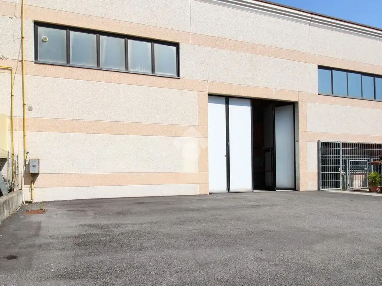 Capannone in Via Monte Bianco 39, Fiorano Modenese, {3} - Foto 2