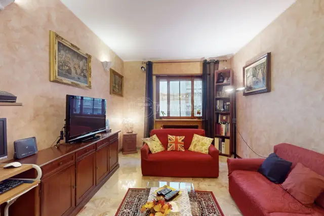 Apartament in Via Tripoli 142, Torino - Photo 1