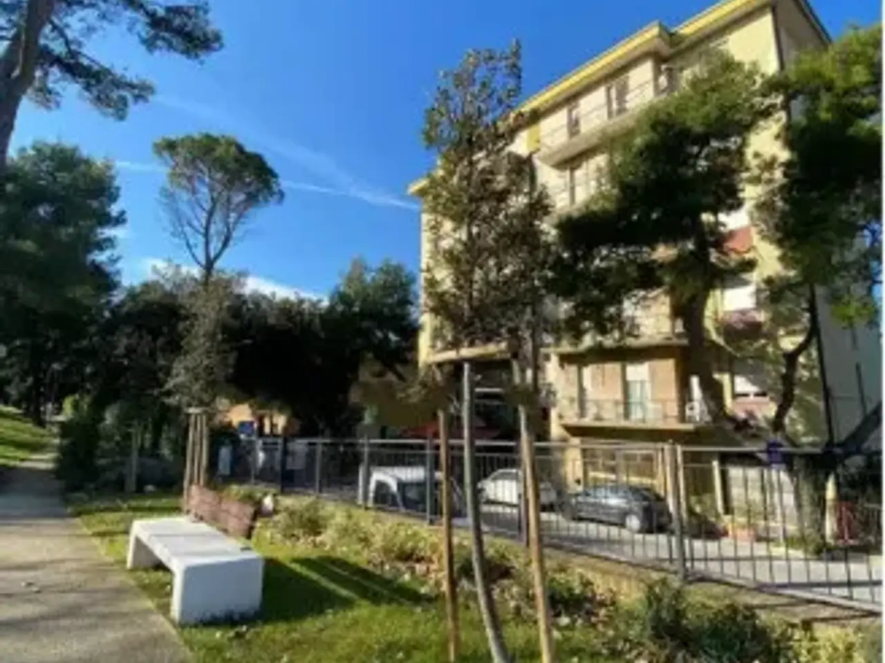 Negozio in Via XXX Giugno, Filottrano, {3} - Foto 2