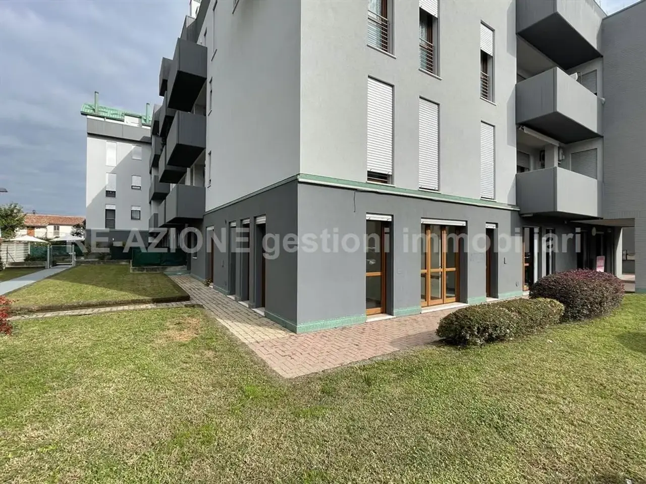 Negozio in Via Roma 33, Carmignano Di Brenta, {3} - Foto 2