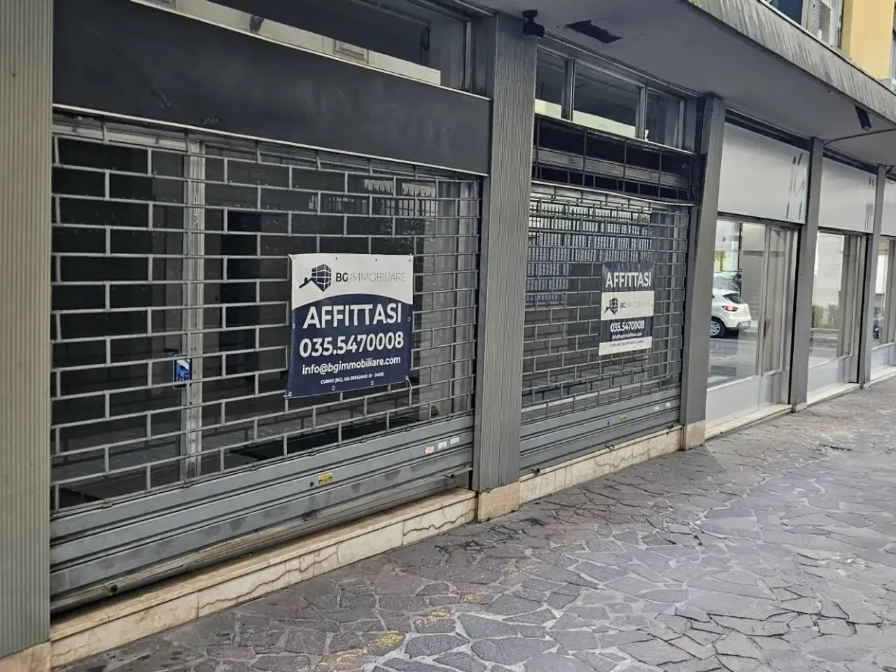 Negozio in Passaggio Pierantonio Cividini 7, Bergamo, {3} - Foto 2
