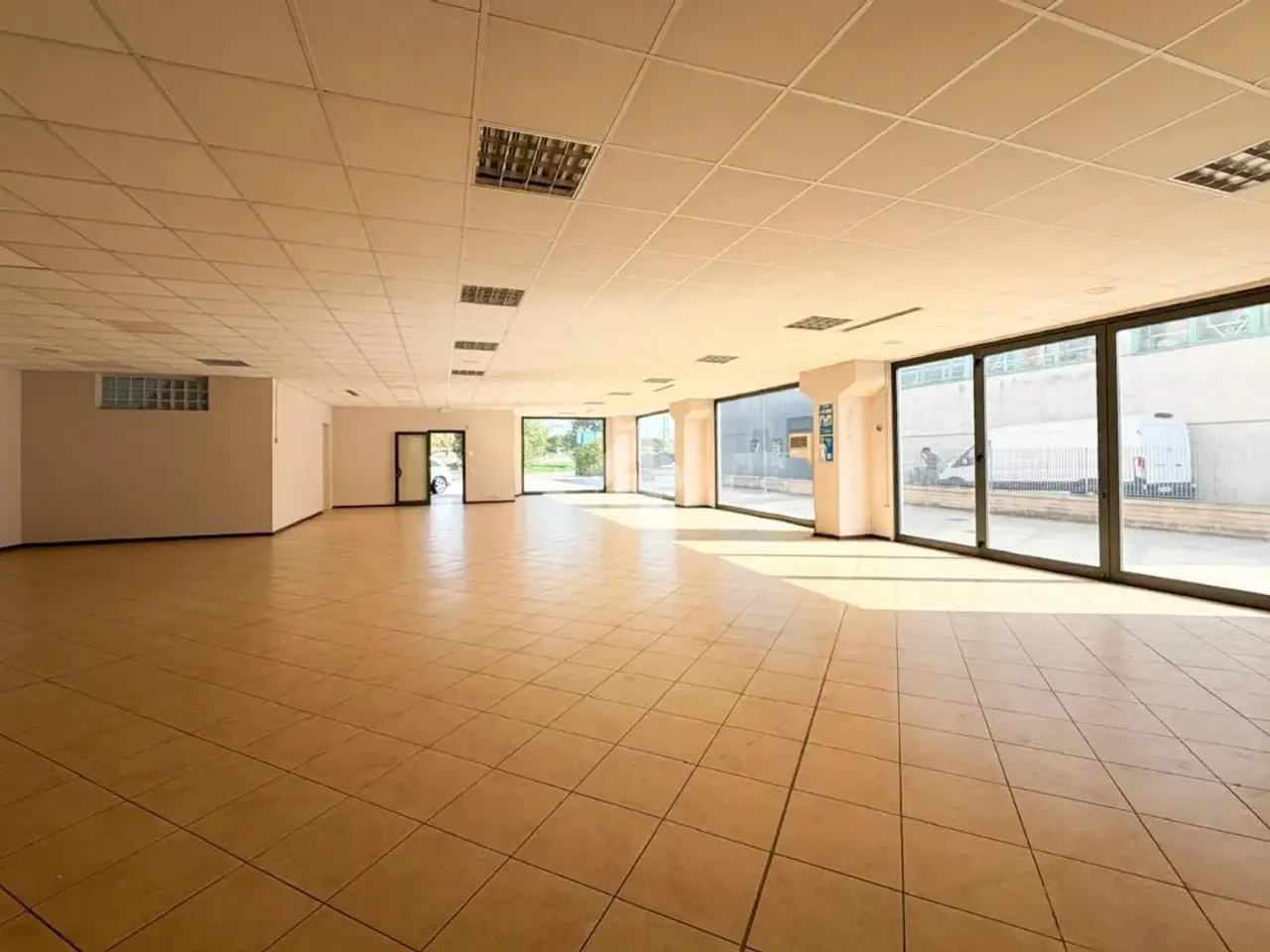 Negozio in Via Caduti del Lavoro 34, Ghedi, {3} - Foto 2
