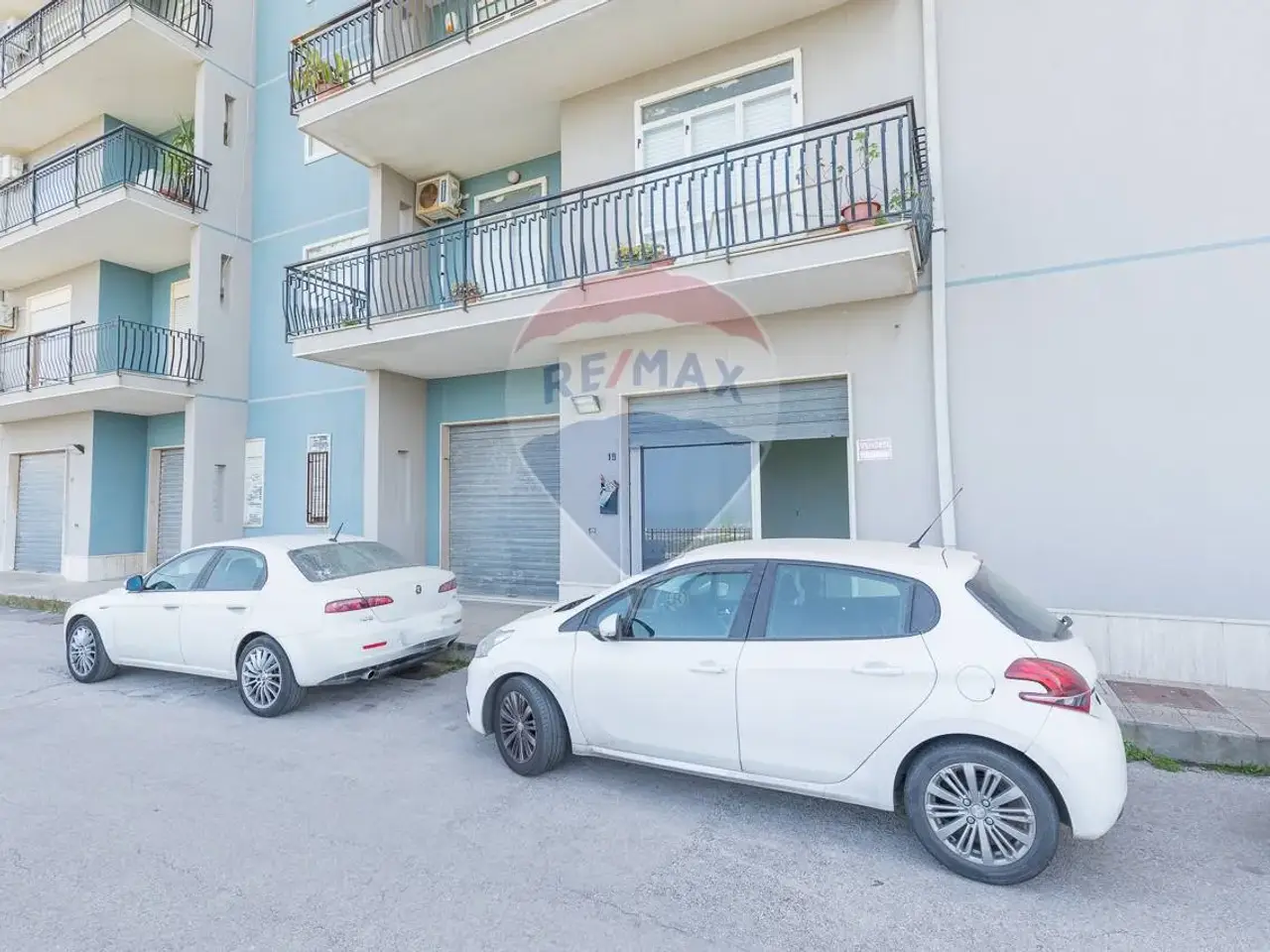 Negozio in Via Monsignor Giardina 19, Melilli, {3} - Foto 2