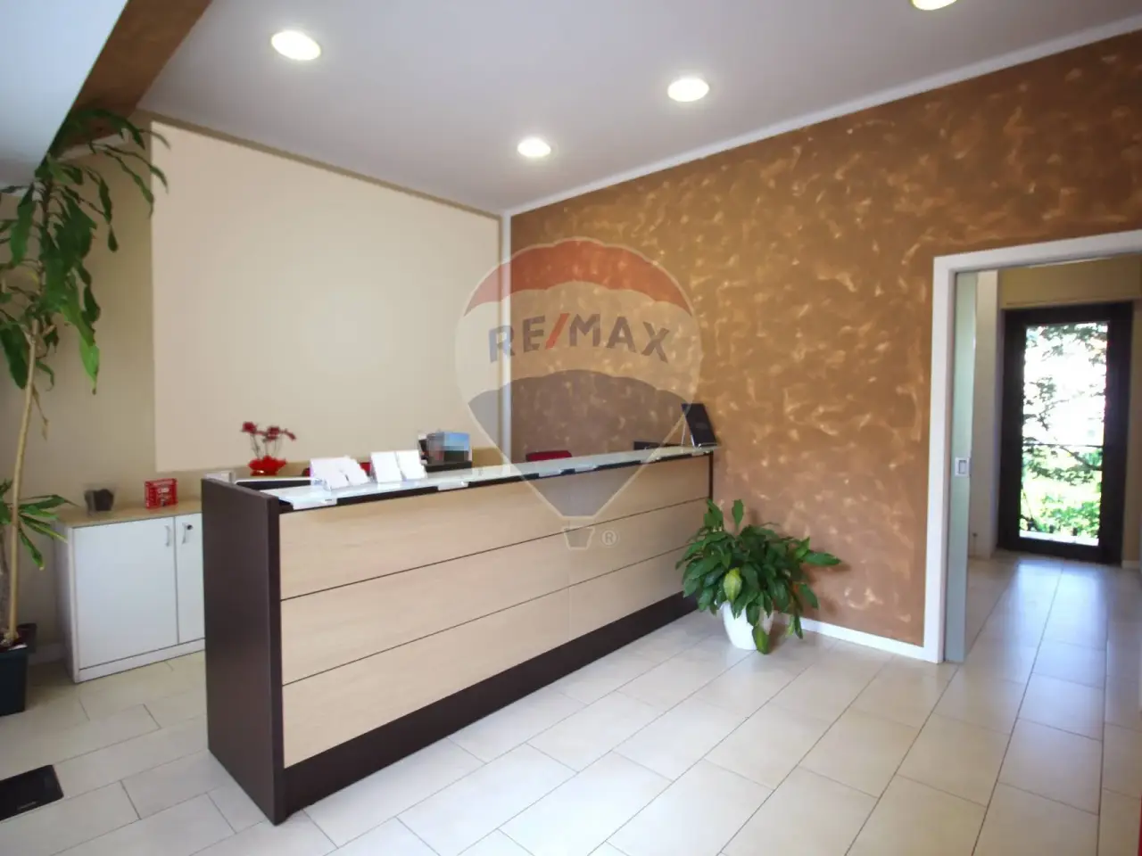 Negozio in Via Garibaldi 52, Ponte San Pietro, {3} - Foto 1