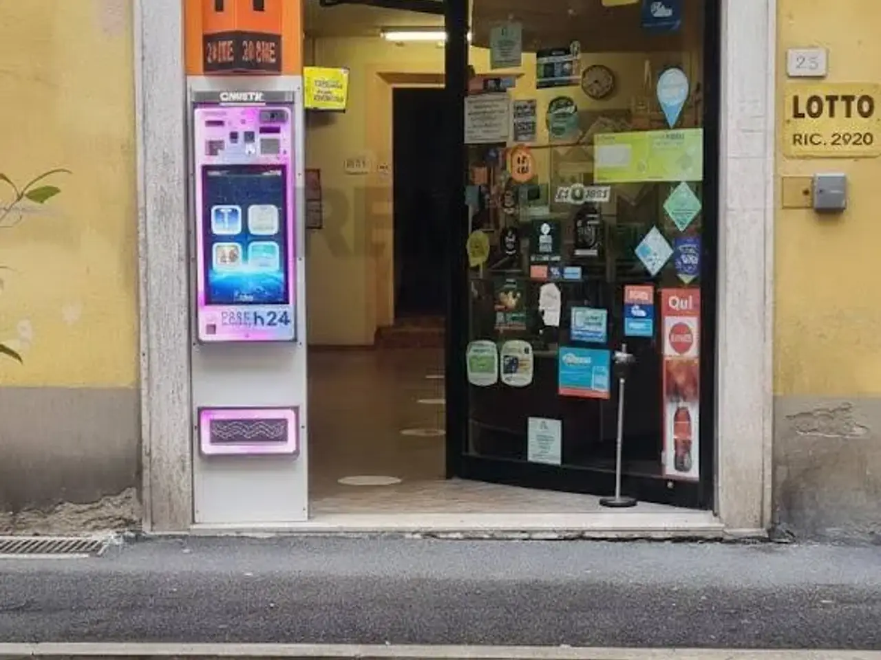 Esercizio commerciale in Borgo Garibaldi 23/25, Certaldo, {3} - Foto 1