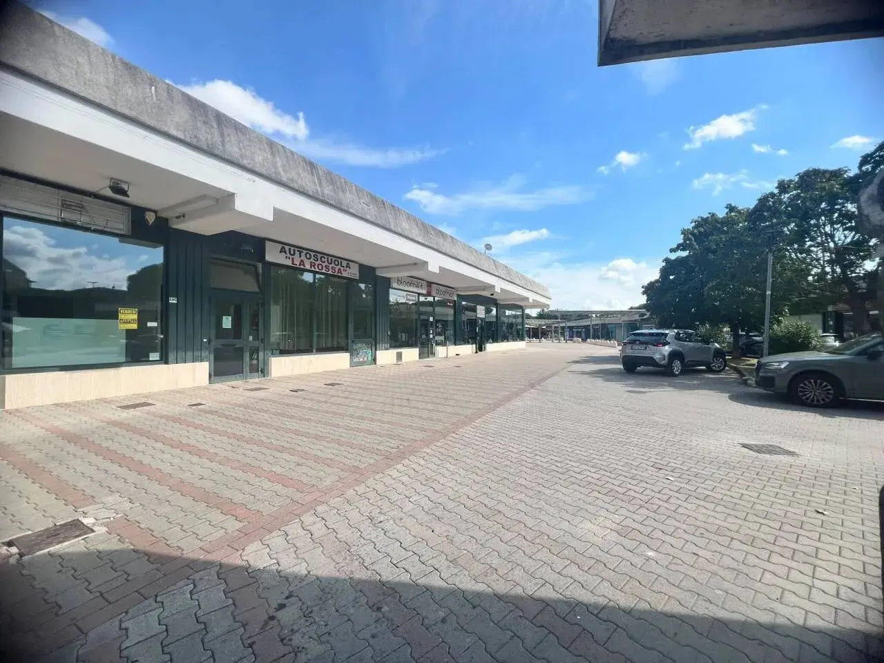 Negozio in Via Aldo Moro, Corciano, {3} - Foto 2