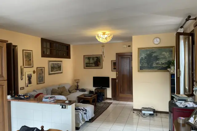 4-room flat in Via Papa Giovanni XXIII, Castelcucco - Photo 1