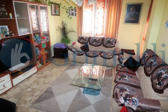 4-room flat in Via Roma 64, Carnate - Photo 1