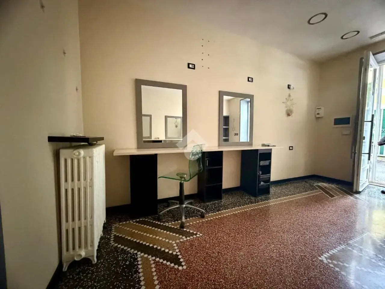 Negozio in Via Monte Pasubio 4, Novi Ligure, {3} - Foto 1