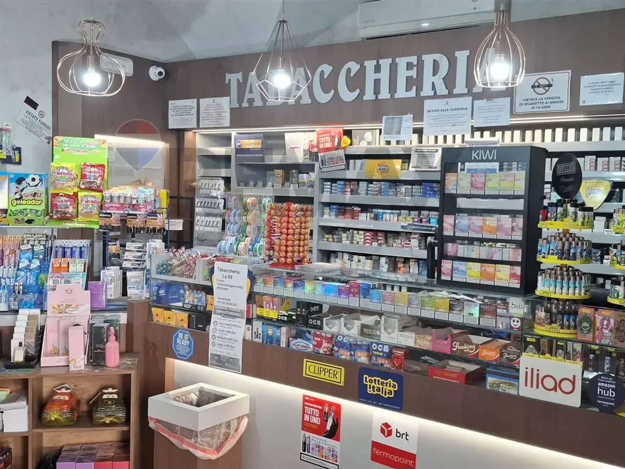 Esercizio commerciale in Via Antonino di San Giuliano 241, Catania, {3} - Foto 1