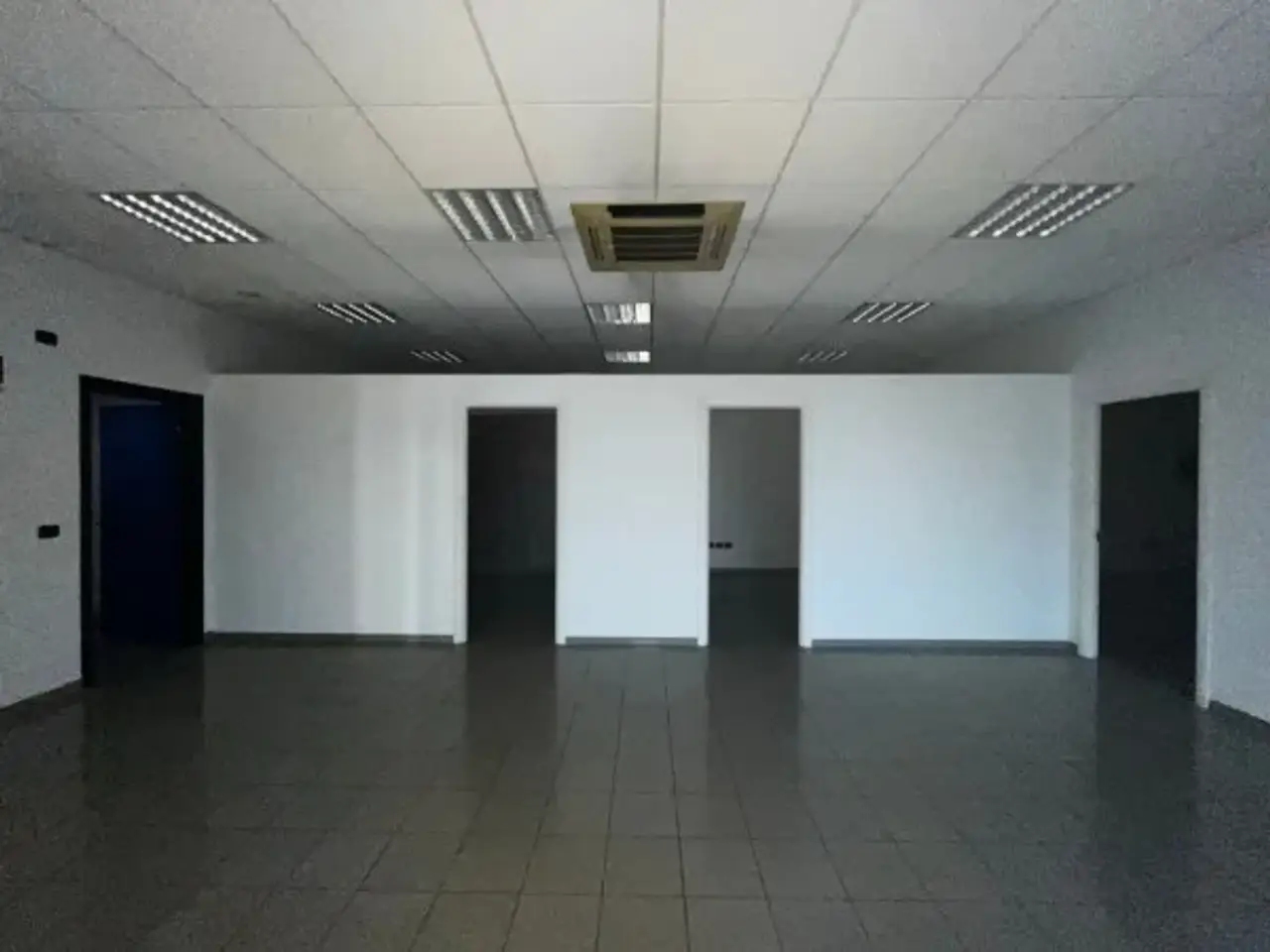 Ufficio in , Bagnolo San Vito, {3} - Foto 2