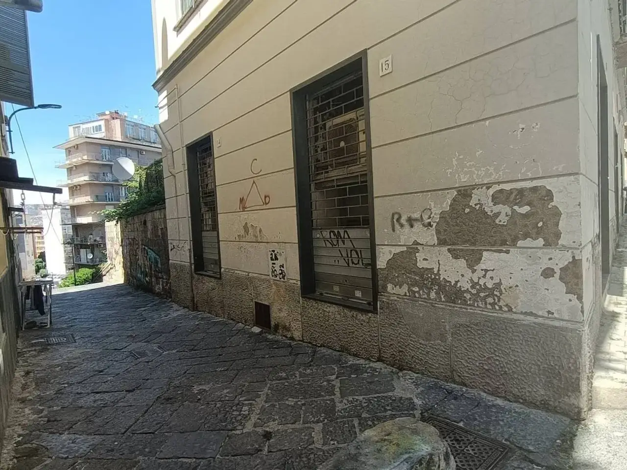 Locale commerciale in Vico Cacciottoli 16, Napoli, Napoli, {3} - Foto 2