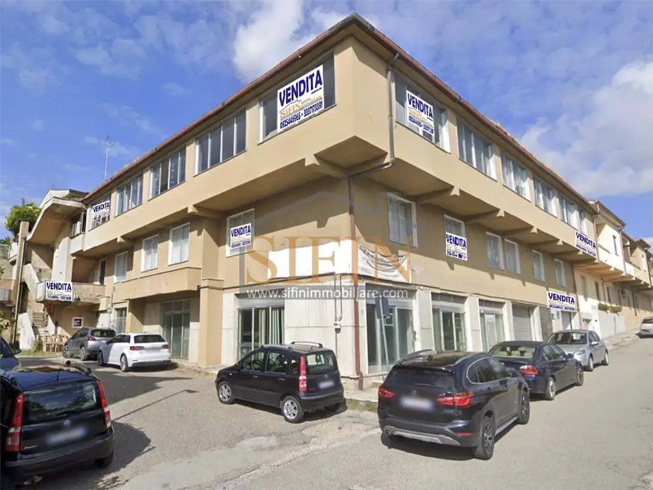 Palazzina commerciale in Via Michelangelo Buonarroti, Grottaminarda, {3} - Foto 1