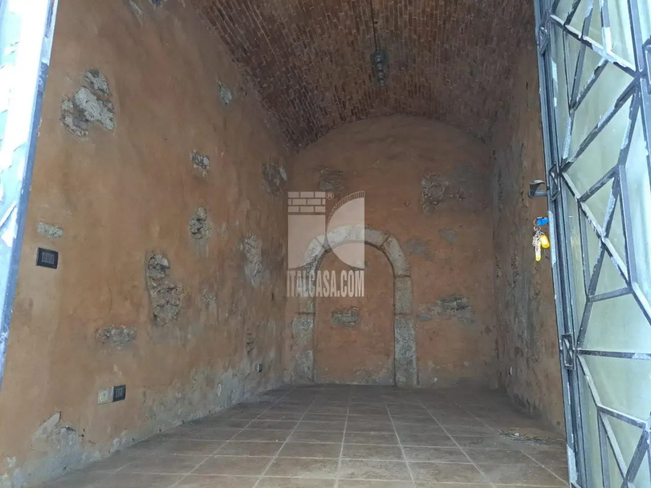 Negozio in Via Suriano, Crotone, {3} - Foto 2