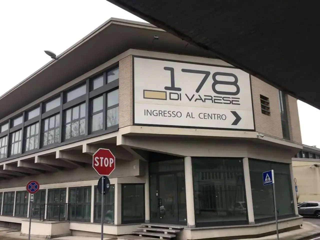 Negozio in Viale Belforte 178, Varese, {3} - Foto 1