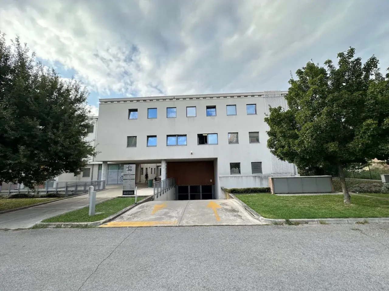 Ufficio in Via degli Artigiani 14, Este, {3} - Foto 1