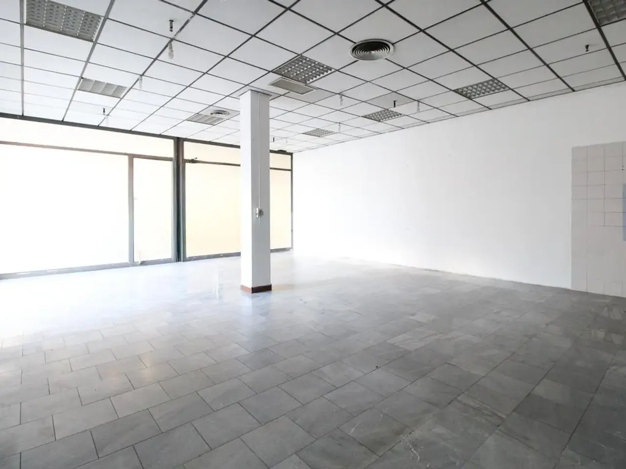 Ufficio in Viale Ortigara 1, Treviglio, {3} - Foto 1