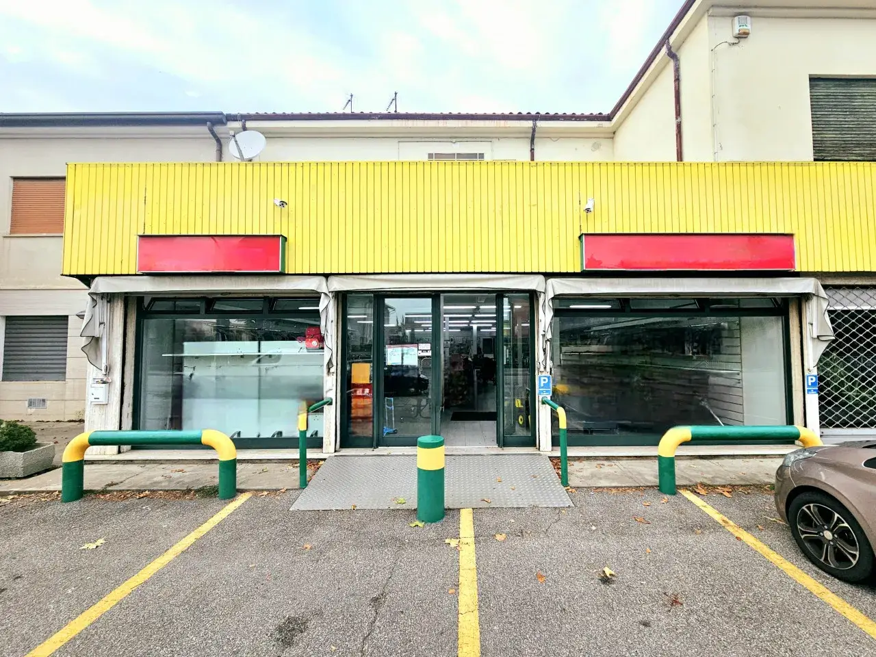 Negozio in Via Padana Inferiore, Este, {3} - Foto 1