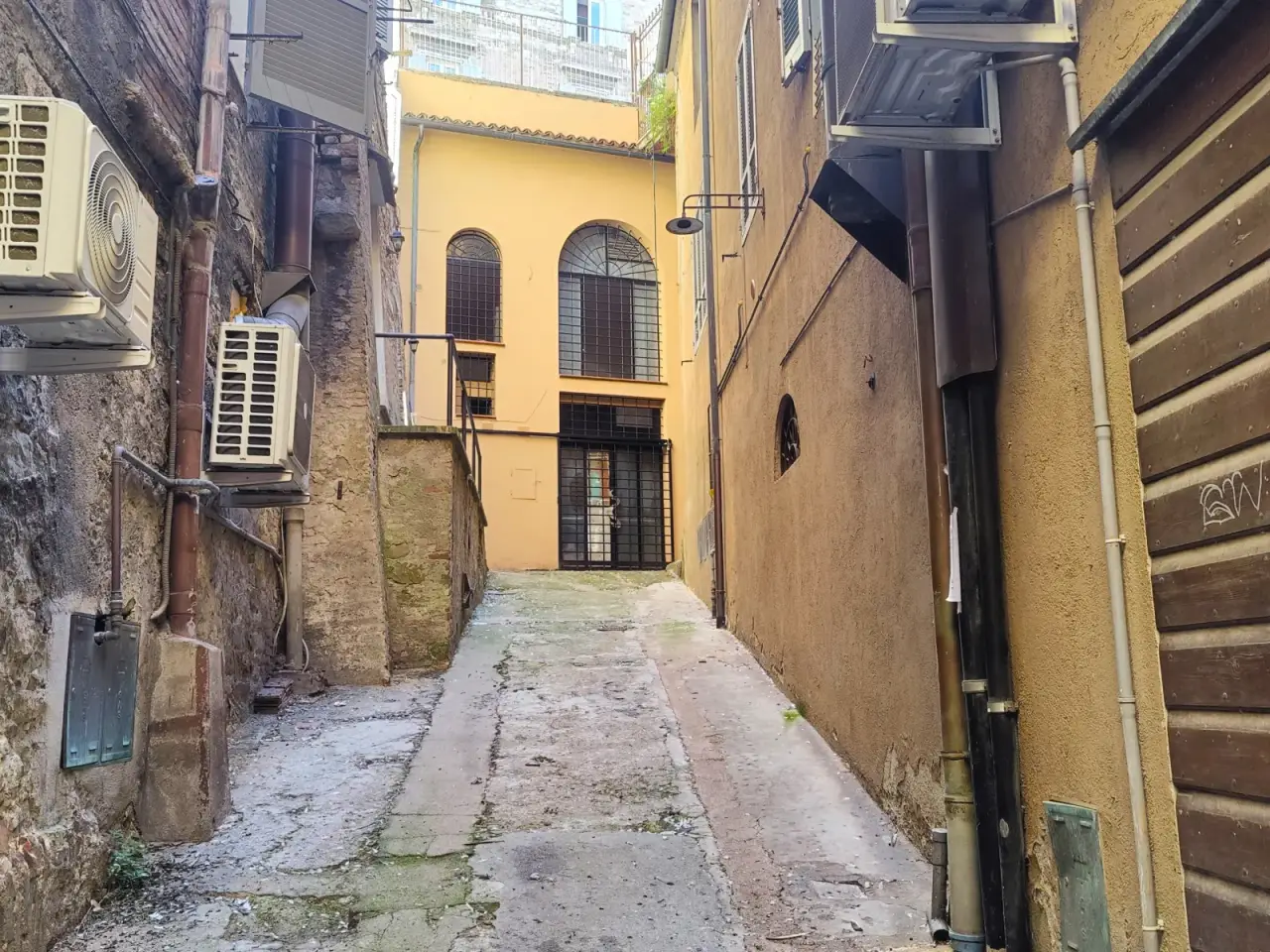 Negozio in Via Bartolo 27, Perugia, {3} - Foto 1