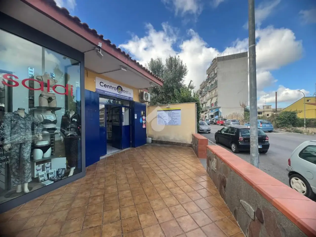 Negozio in Via S. Rocco 181, Marano Di Napoli, {3} - Foto 1