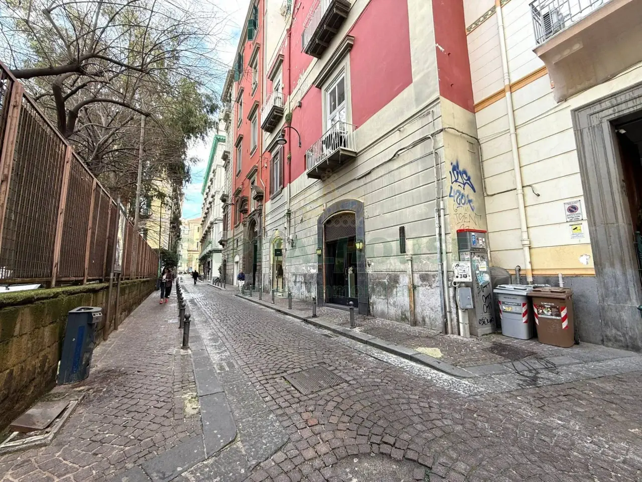 Esercizio commerciale in Via Giuseppe Ferrigni 21, Napoli, {3} - Foto 1