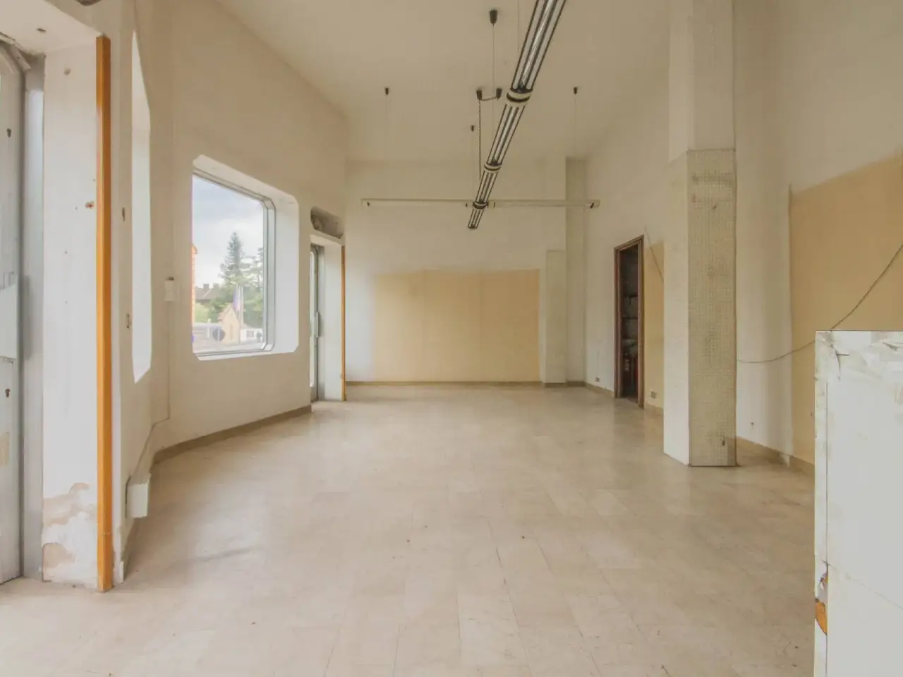 Negozio in Via Cavour 23, Castel D'Azzano, {3} - Foto 2
