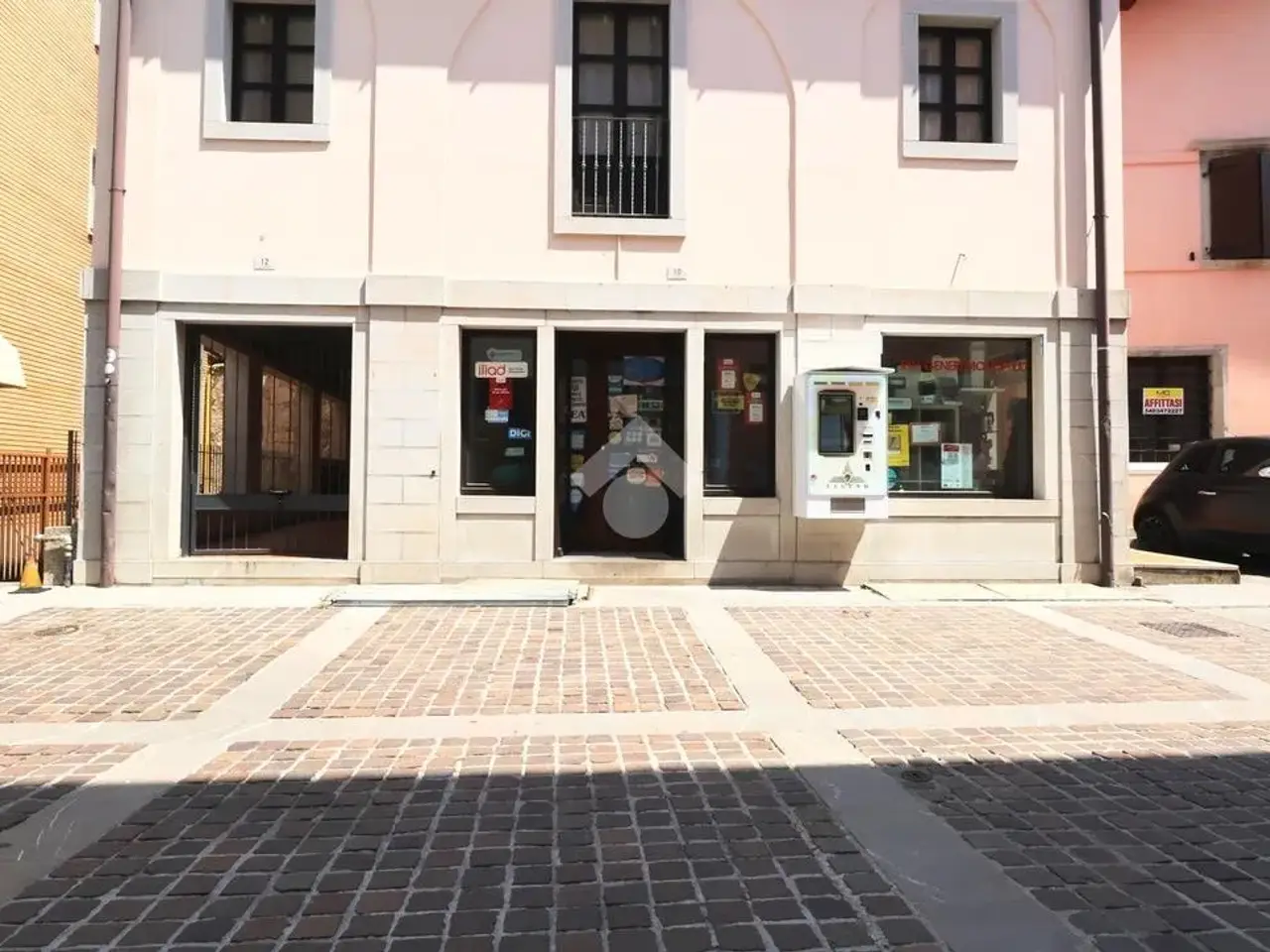 Negozio in Via Alessandro Manzoni 10, Cividale Del Friuli, {3} - Foto 1