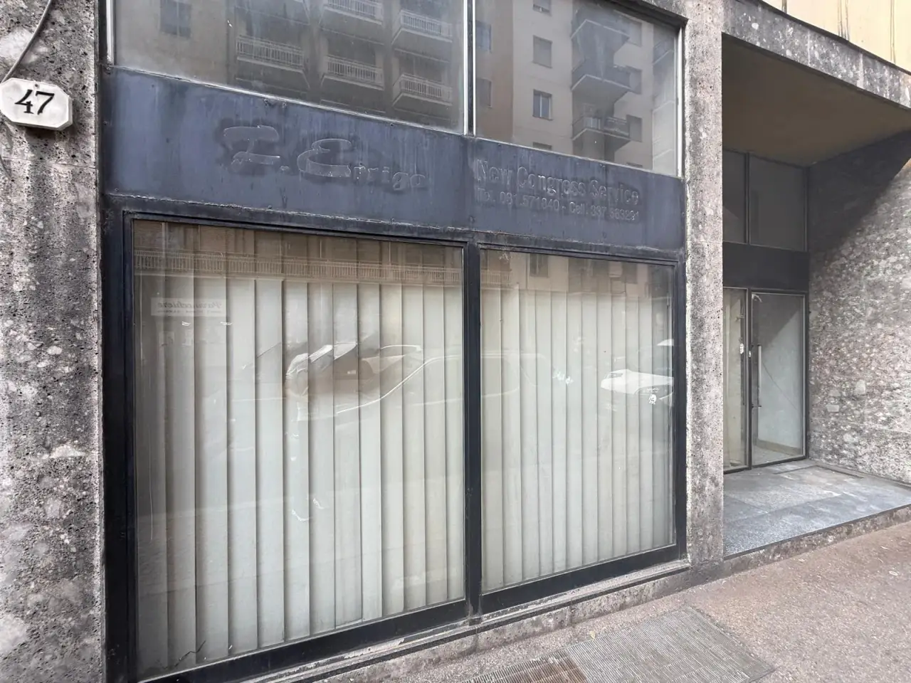 Negozio in Viale Massenzio Masia 49, Como, {3} - Foto 1