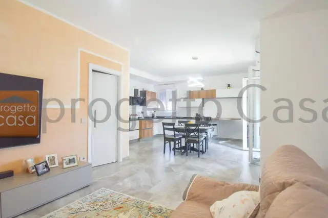 4-room flat in {3}, - Photo 1