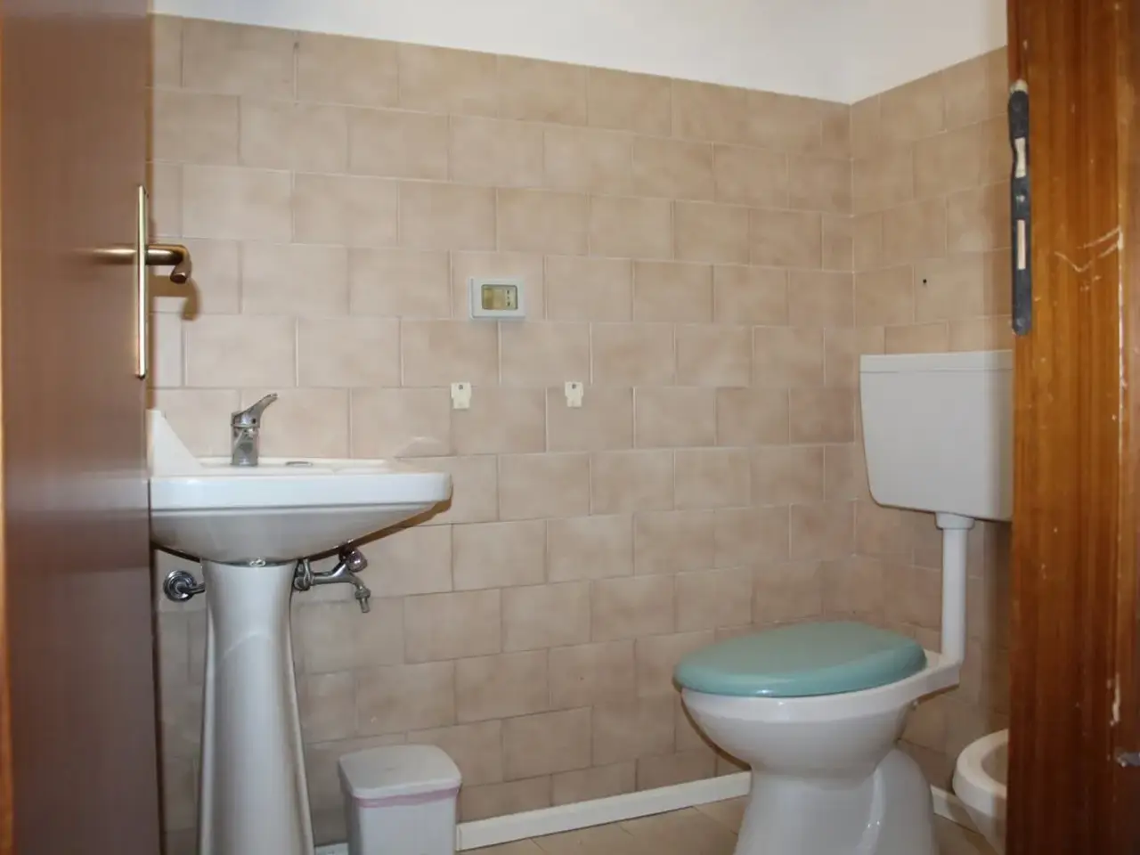 Negozio in Via Vittorio Alfieri  52, Palermo, {3} - Foto 1