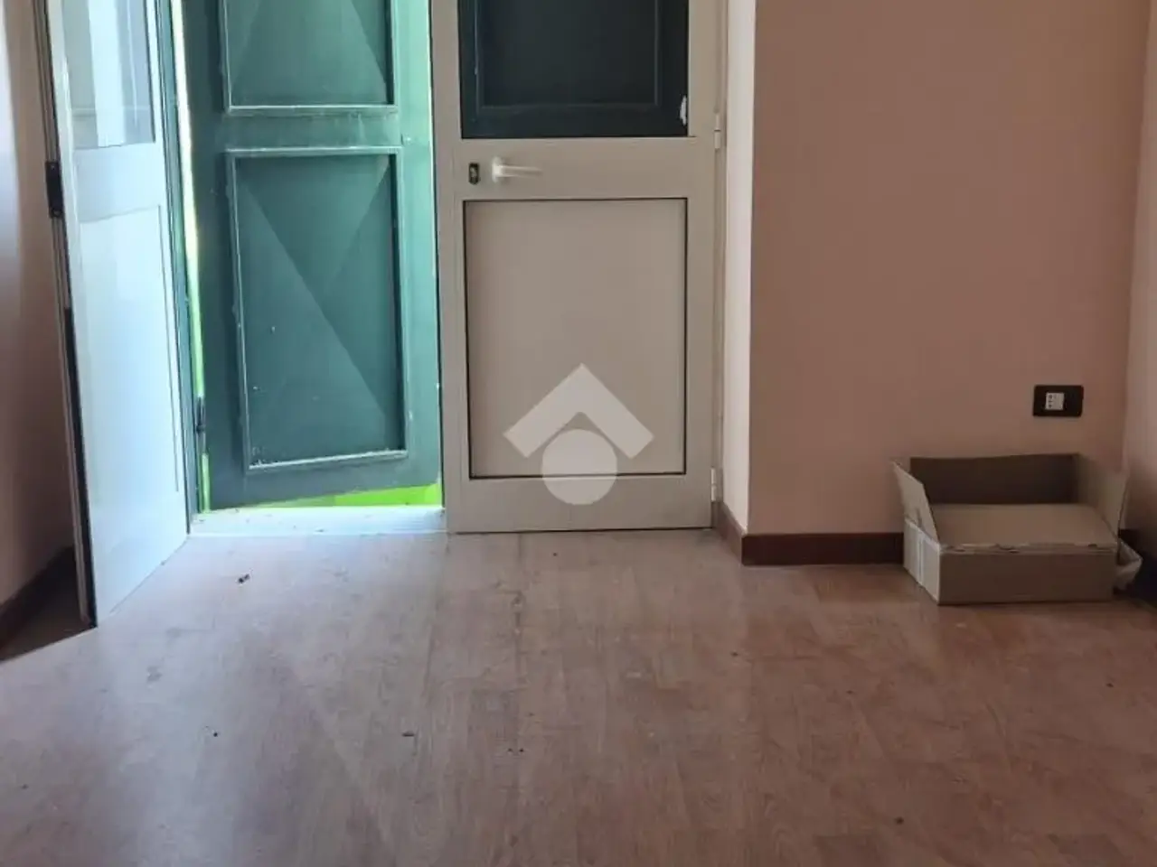 Negozio in Via San Giacomo 7, Pollena Trocchia, {3} - Foto 2