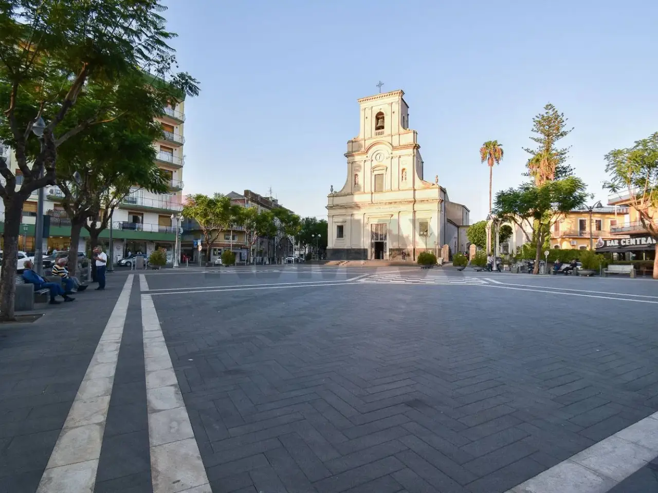 Esercizio commerciale in , San Giovanni La Punta, {3} - Foto 2