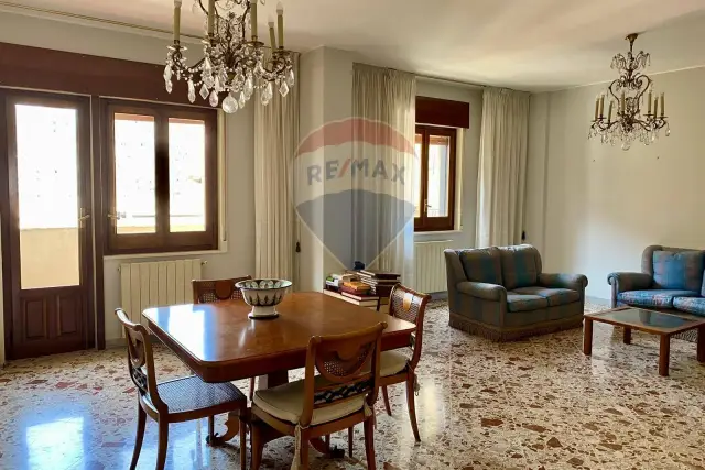 Vierzimmerwohnung in Via Francesco Borromini 2, Palermo - Foto 1