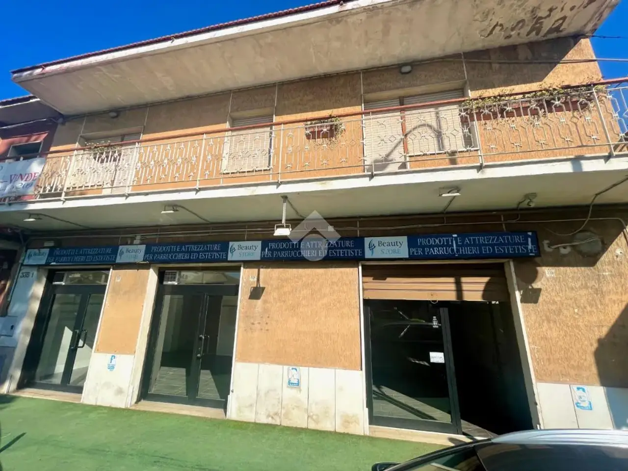 Negozio in Via Tiburtina Valeria 335, Pescara, {3} - Foto 1