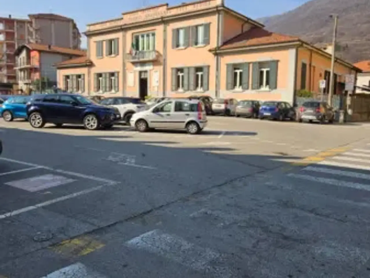 Negozio in Piazza Vittorio Veneto, Gravellona Toce, {3} - Foto 1
