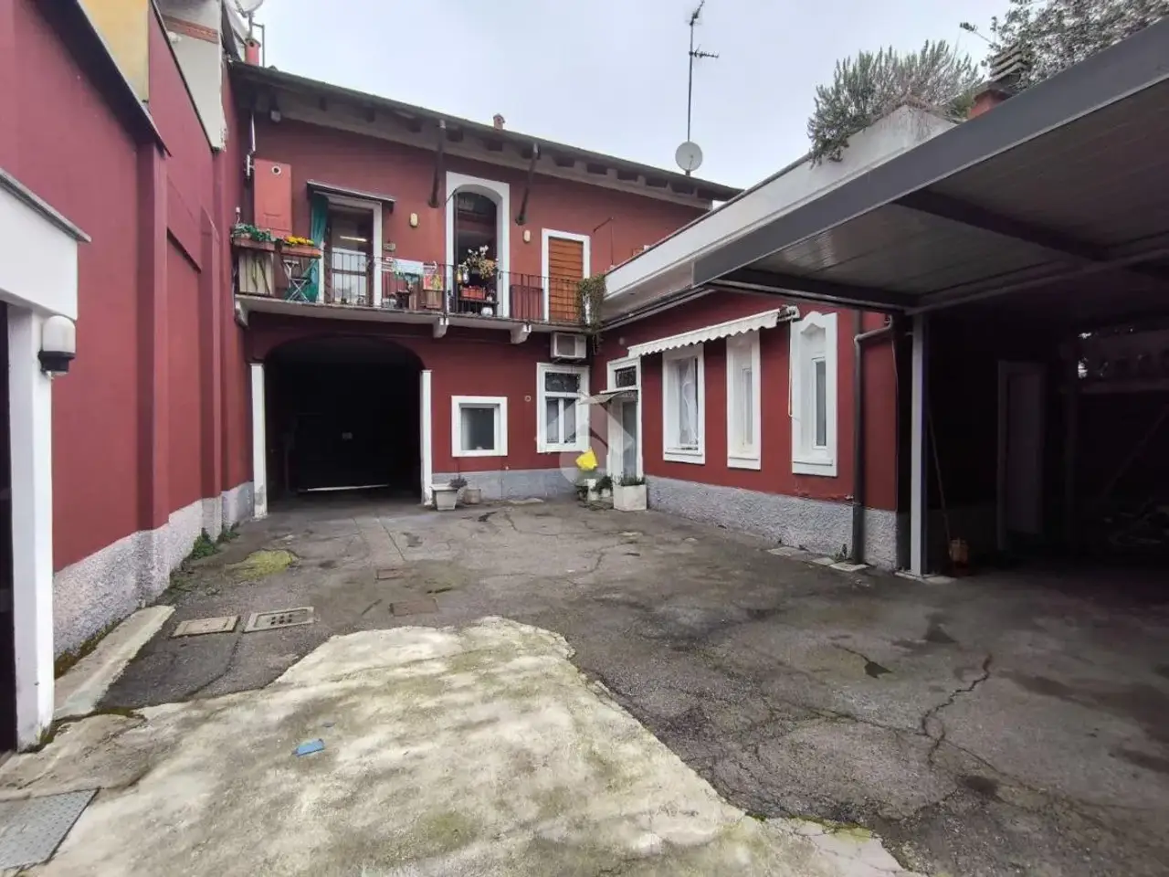 Magazzino in Via Ugo Foscolo 34, Legnano, {3} - Foto 1