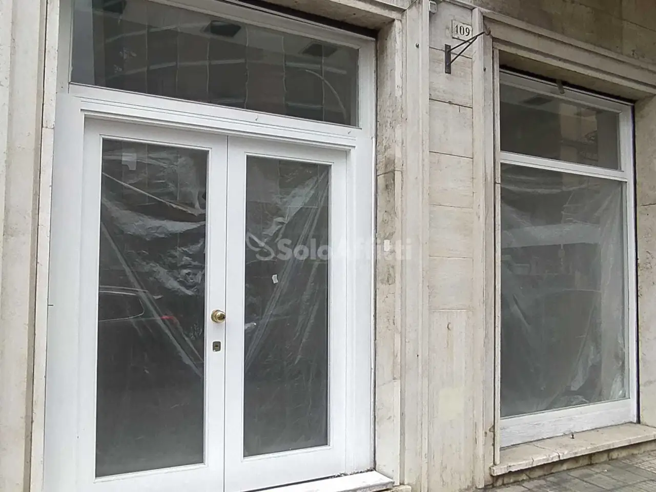 Negozio in Viale Cesare Battisti, Terni, {3} - Foto 1