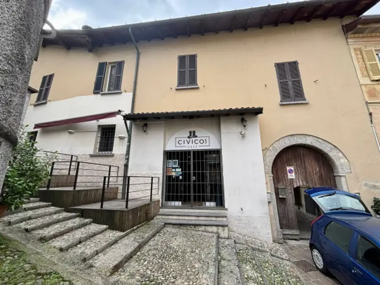 Negozio in Piazza G. E C. Boldorini 1, Cantu', {3} - Foto 2