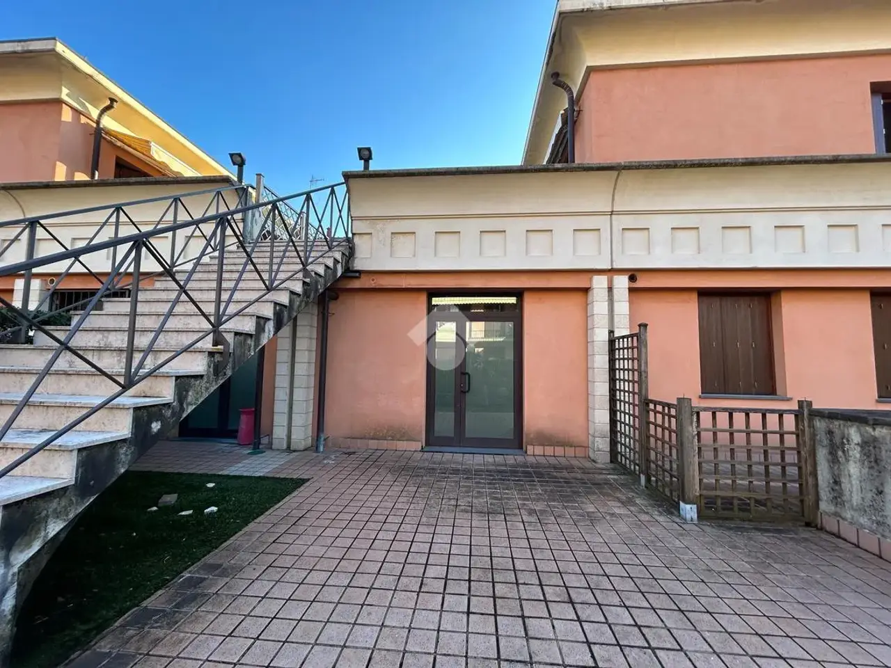 Ufficio in Via Guinizzelli 11, Scanzorosciate, {3} - Foto 1