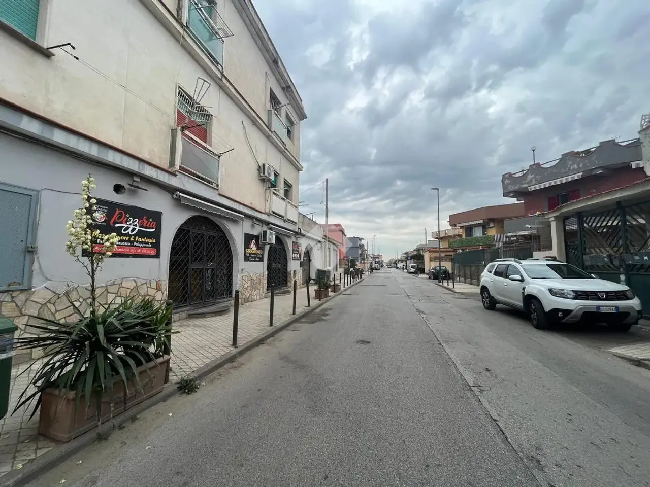 Negozio in Via del Mare 6, Pozzuoli, {3} - Foto 2